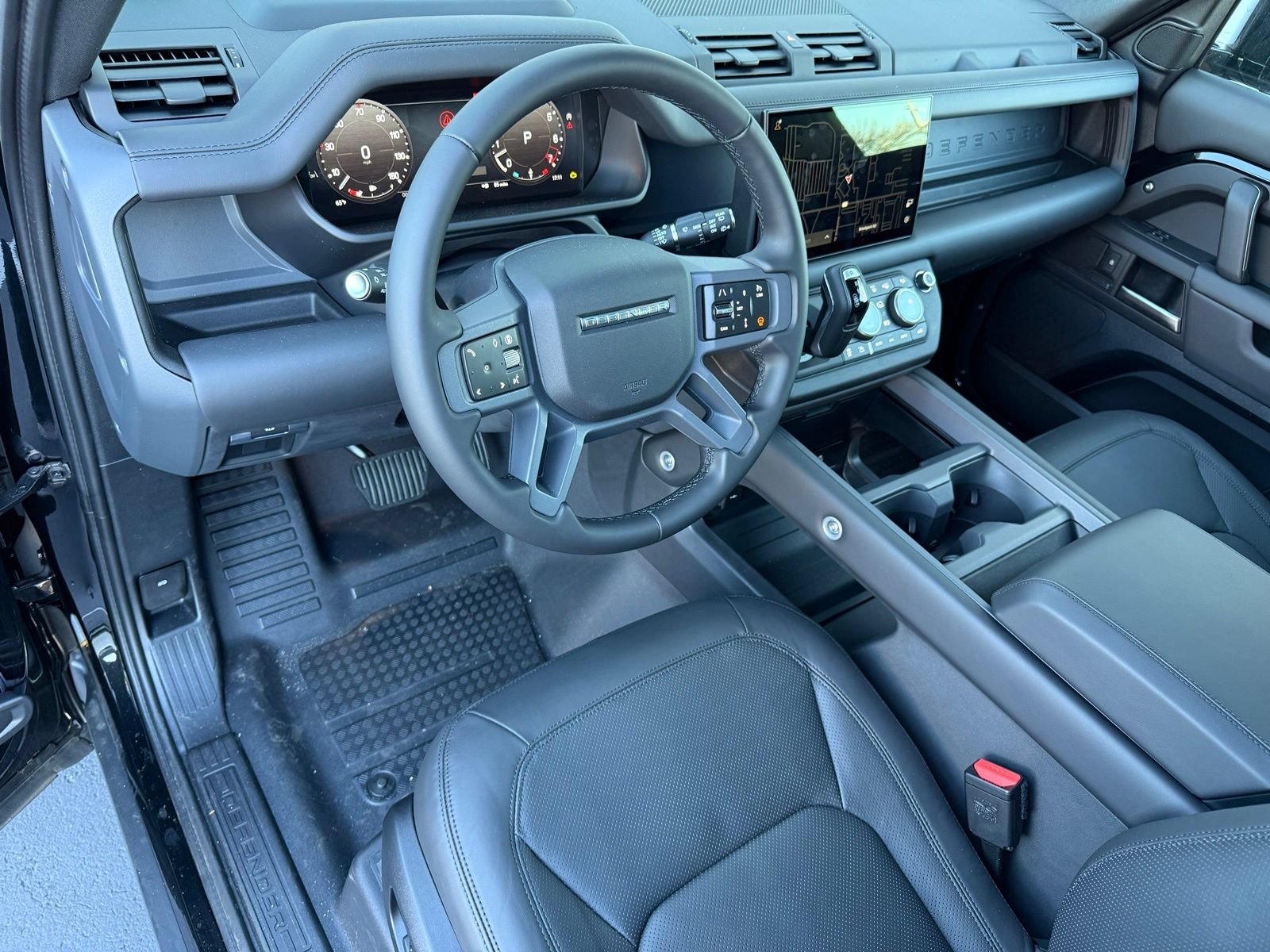 New 2025 Land Rover Defender 110 X-Dynamic SE AWD/4WD image 14