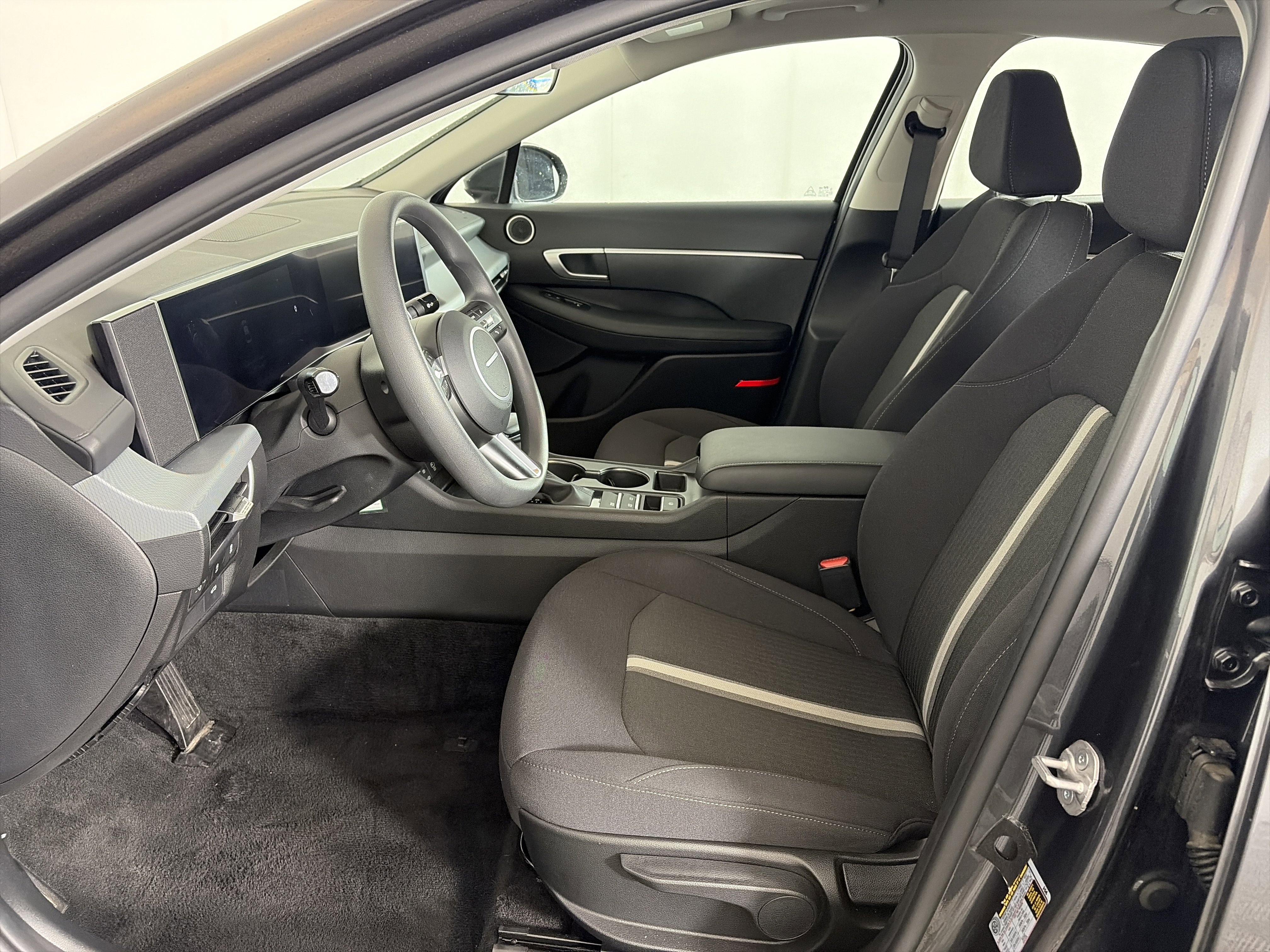 Certified 2025 Hyundai Sonata SE image 6
