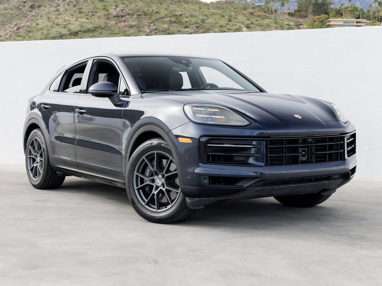 Used 2025 Porsche Cayenne Coupe AWD/4WD image 9