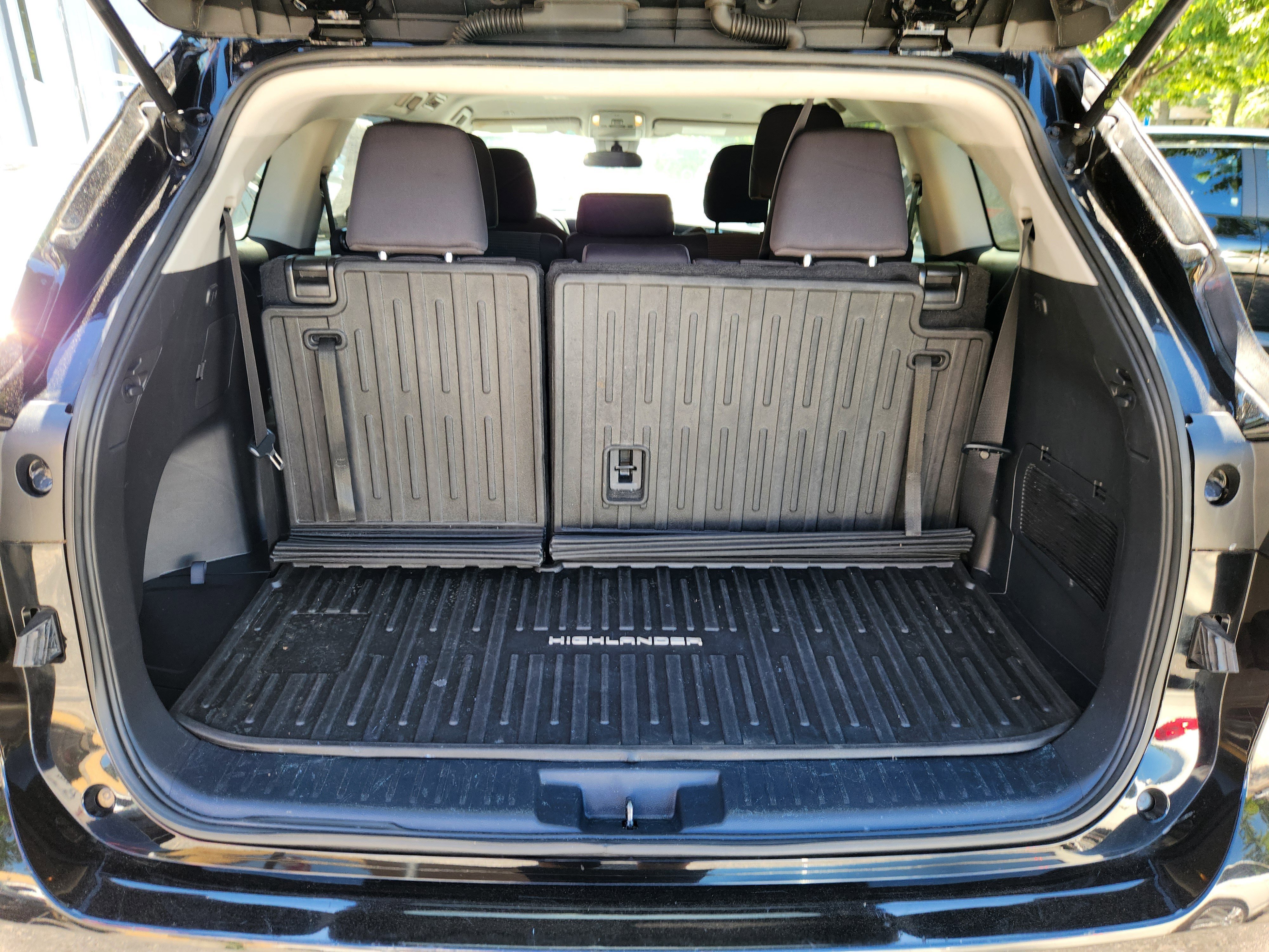 Used 2023 Toyota Highlander L AWD/4WD image 18
