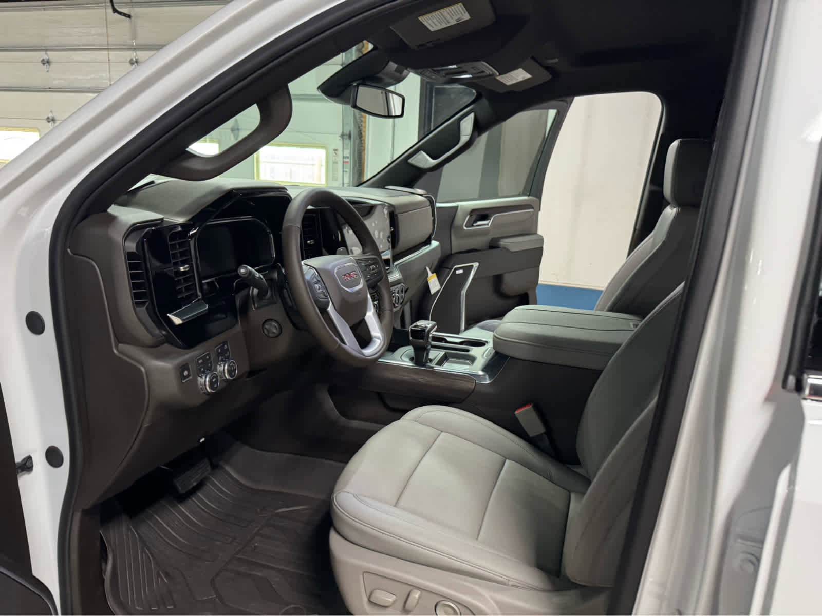 New 2026 GMC Sierra 1500 SLT w/ SLT Premium Plus Package image 14