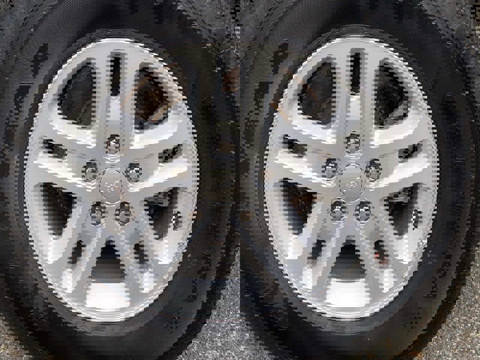 Certified 2025 Jeep Grand Cherokee Laredo w/ Luxury Tech Group I AWD/4WD image 27