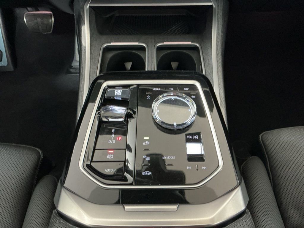 Certified 2023 BMW 740i image 14