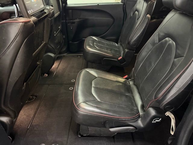 Used 2020 Chrysler Pacifica Limited image 32