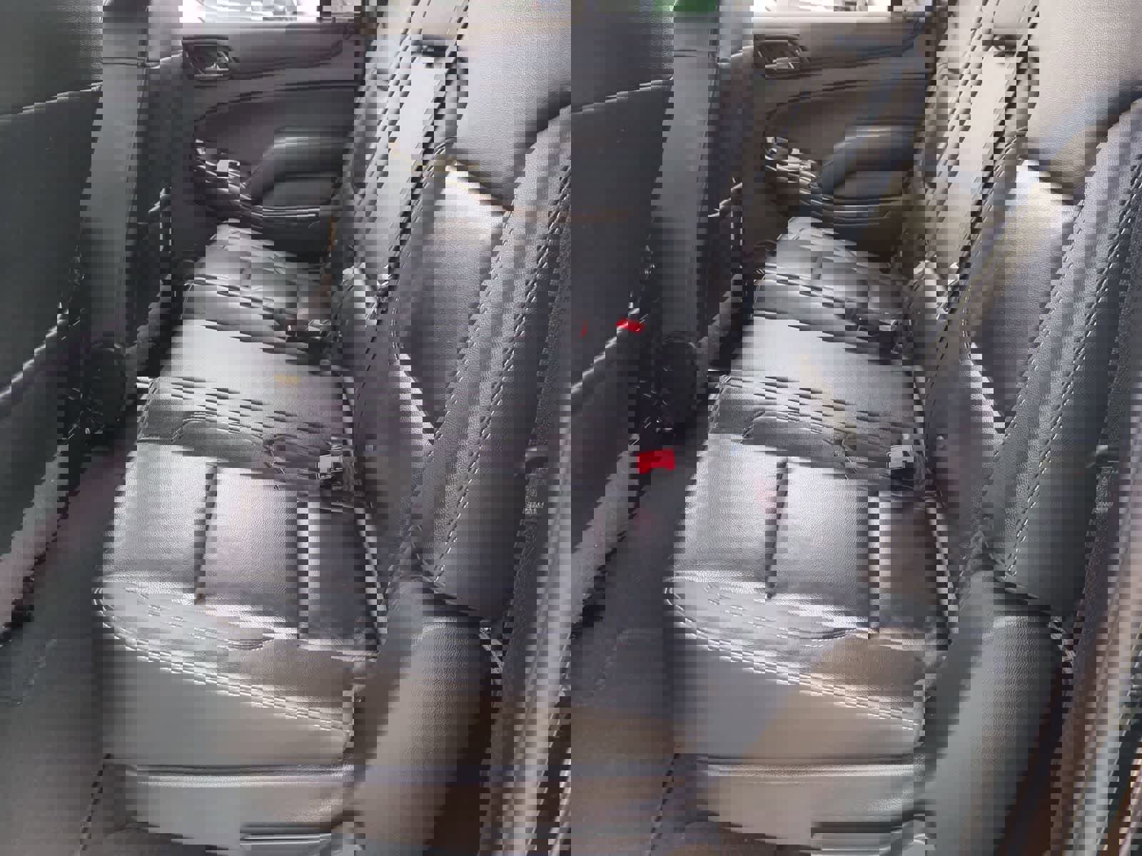 Used 2020 Chevrolet Suburban LT image 18