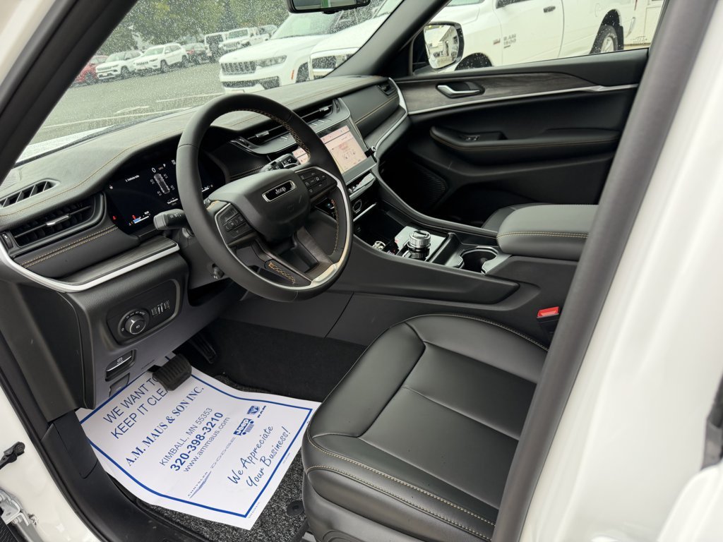 New 2026 Jeep Grand Cherokee Limited AWD/4WD image 10