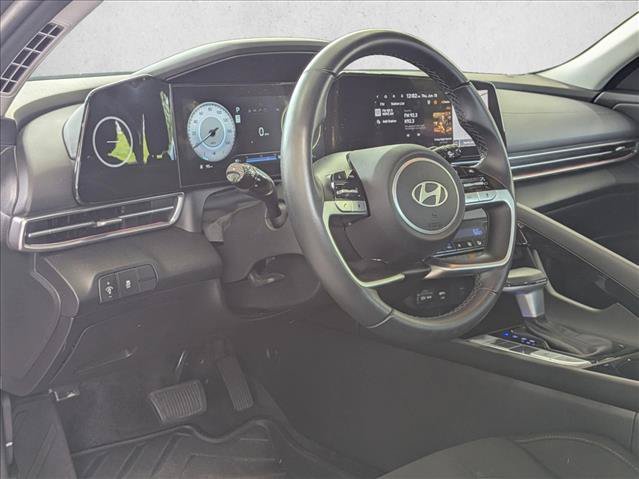 Used 2024 Hyundai Elantra SEL w/ Convenience Package FWD image 3