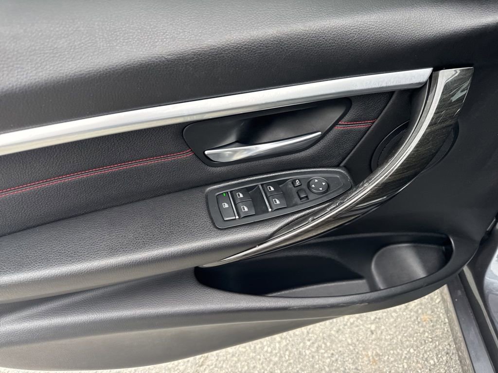 Used 2018 BMW 330i xDrive Sedan w/ Convenience Package AWD/4WD image 28