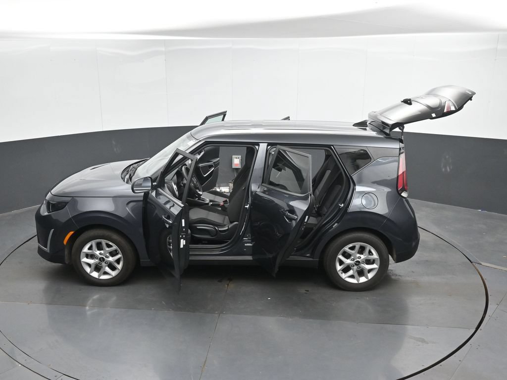 Used 2025 Kia Soul LX w/ LX Technology Package FWD image 48