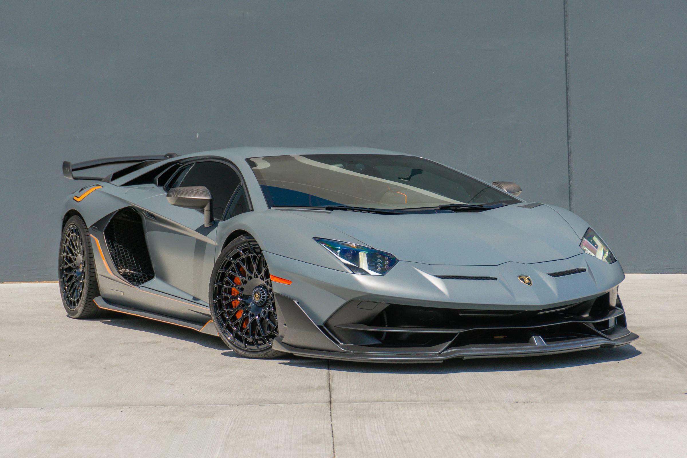 Used 2019 Lamborghini Aventador SVJ AWD/4WD image 6
