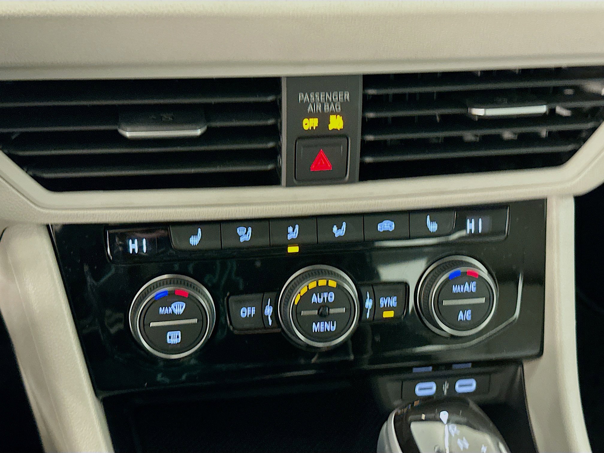 Used 2024 Volkswagen Jetta SE image 23