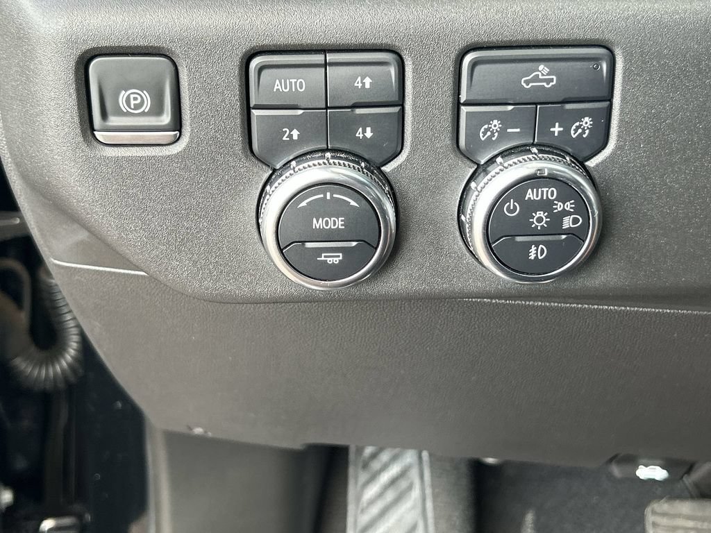 Used 2024 GMC Sierra 1500 Elevation w/ X31 Off-Road Package AWD/4WD image 18