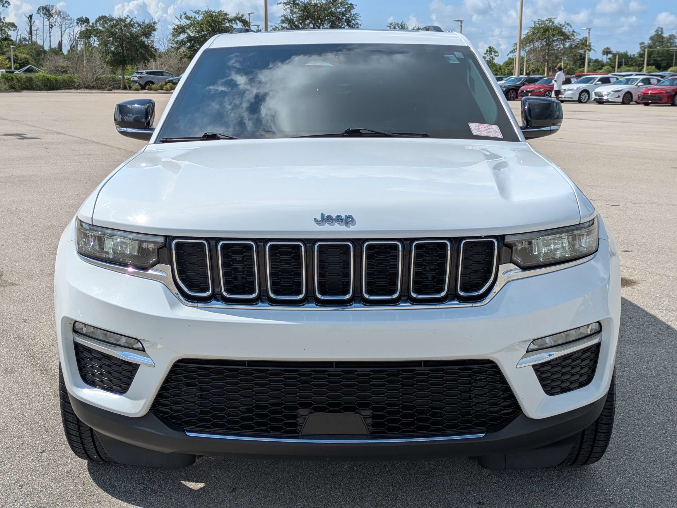 Used 2022 Jeep Grand Cherokee Limited AWD/4WD image 3