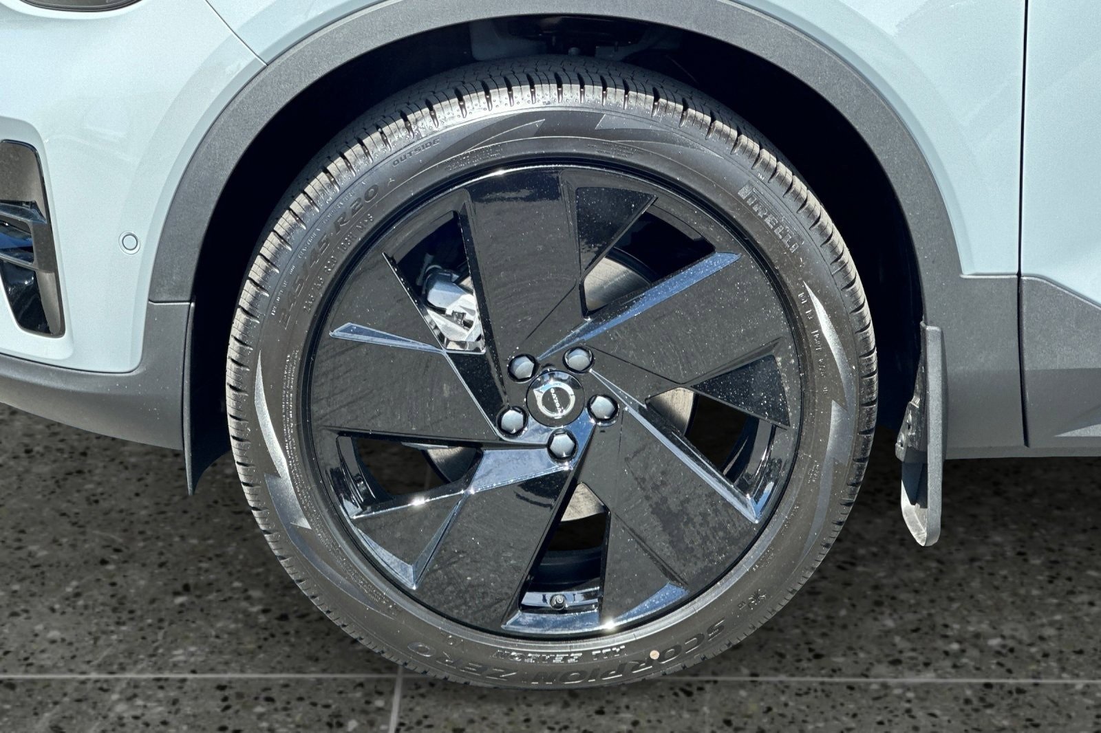 New 2026 Volvo XC40 B5 Ultra w/ Protection Package Premier image 11
