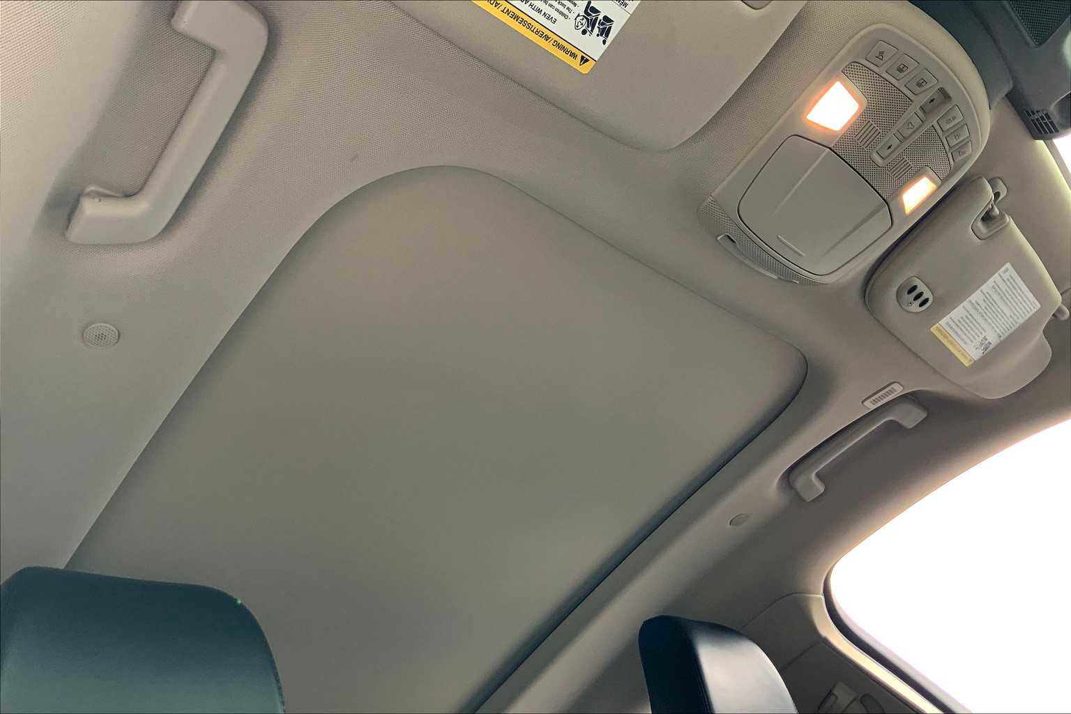 Used 2023 Lincoln Nautilus Reserve w/ Equipment Group 201A image 13