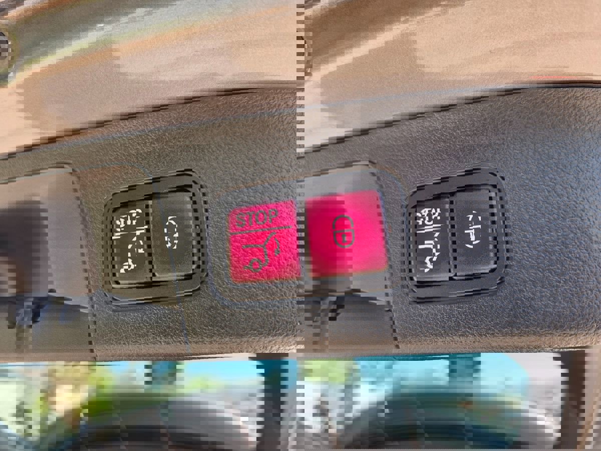 Used 2021 Mercedes-Benz GLA 250 w/ Premium Package image 19