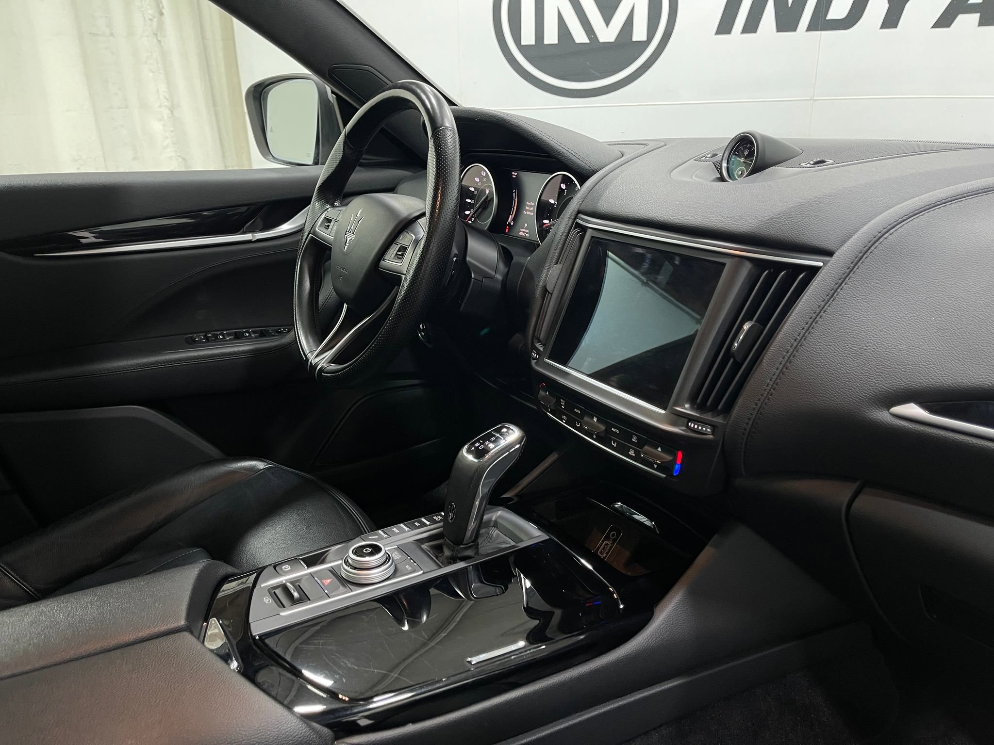 Used 2021 Maserati Levante image 18