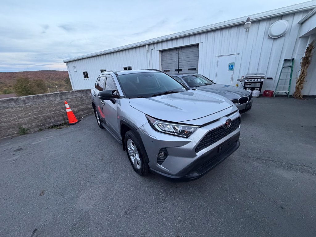 Used 2020 Toyota RAV4 XLE w/ All Weather Liner Package AWD/4WD image 7