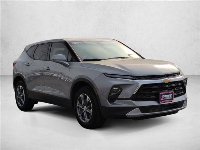 Used 2025 Chevrolet Blazer LT AWD/4WD image 3