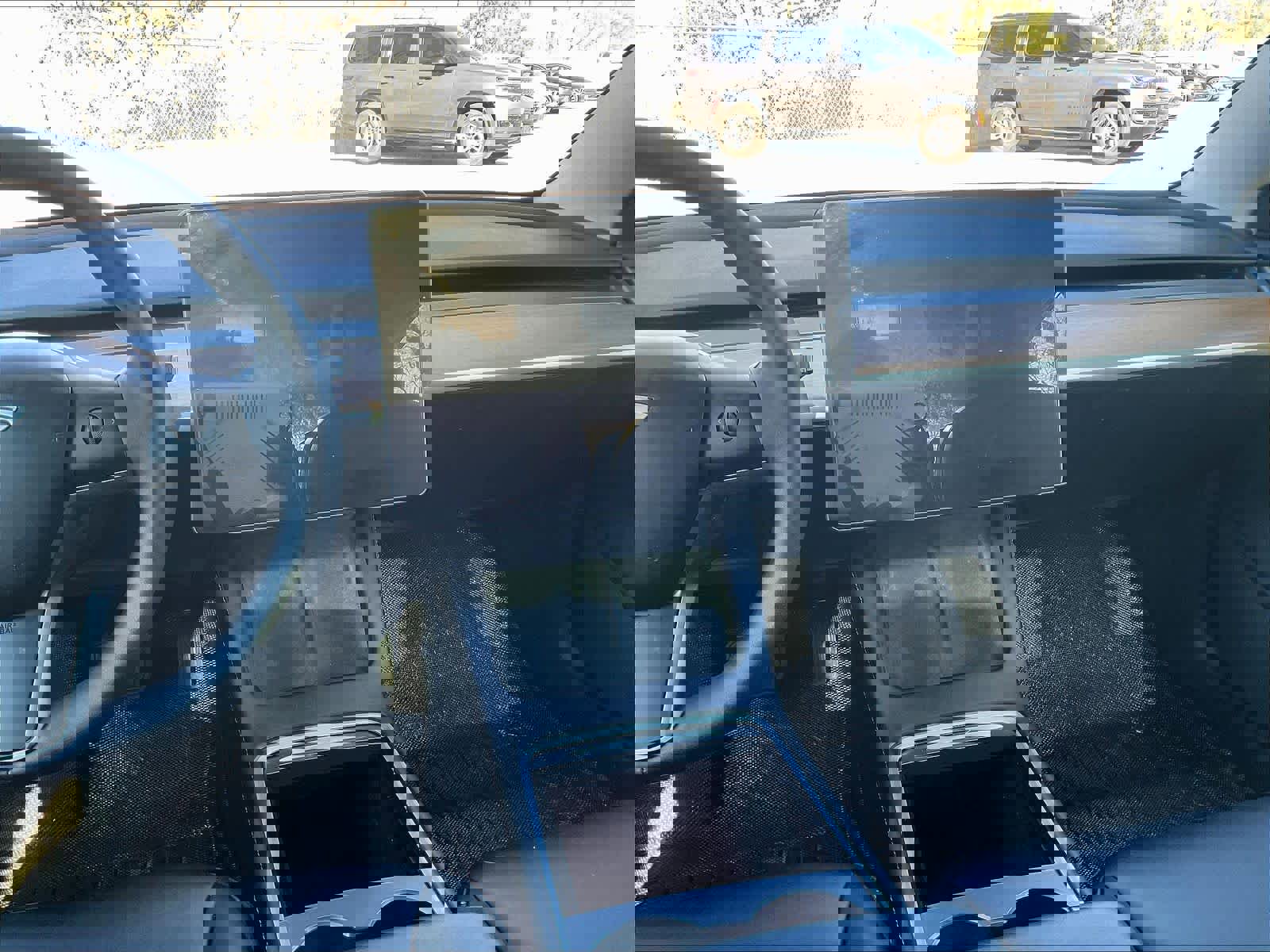 Used 2023 Tesla Model 3 Standard Range image 18