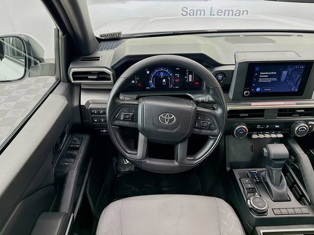 Used 2025 Toyota Tacoma SR5 AWD/4WD image 21