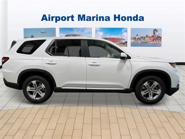 New 2025 Honda Pilot EX-L image 8