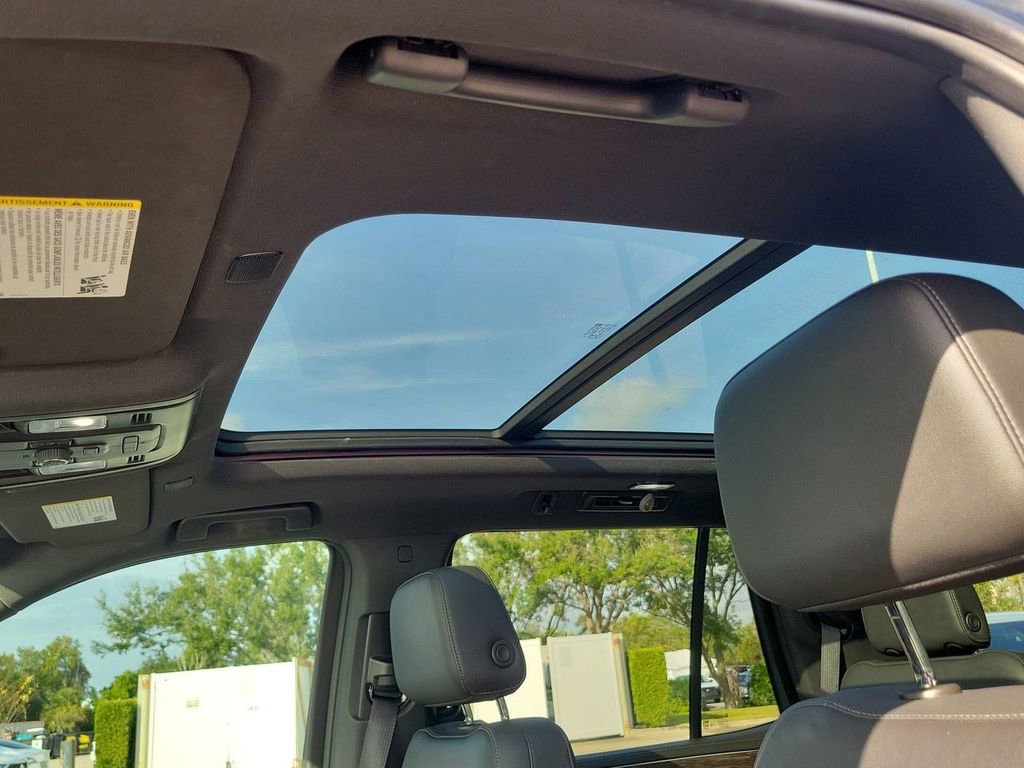 Used 2022 Chevrolet Tahoe Z71 w/ Luxury Package image 27