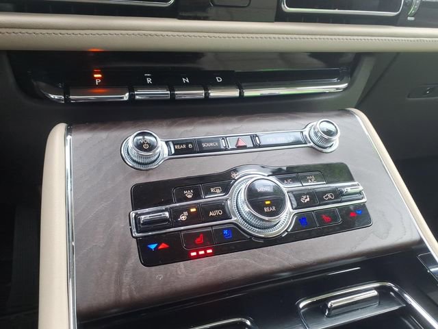 Used 2023 Lincoln Aviator Reserve w/ Equipment Group 201A image 18