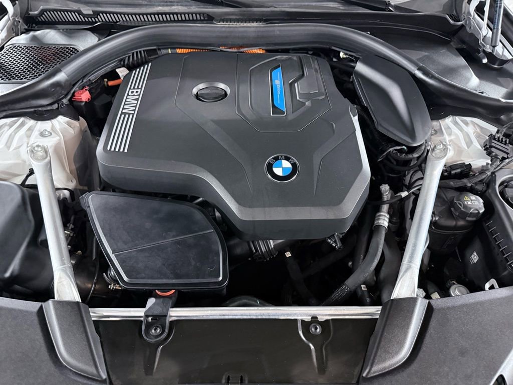 Used 2023 BMW 530e xDrive w/ Premium Package image 51