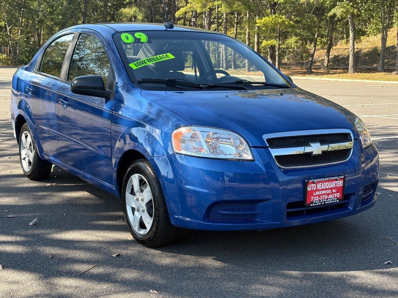Used 2009 Chevrolet Aveo LT w/ Power and Convenience Package image 3