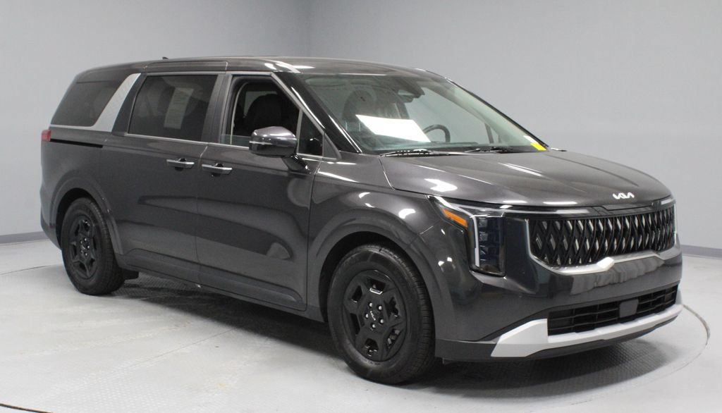 Used 2025 Kia Carnival