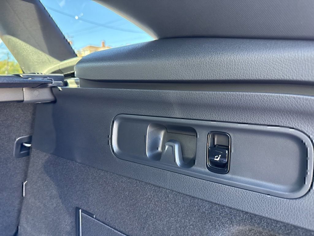 Certified 2026 Mercedes-Benz GLC 300 4MATIC image 28