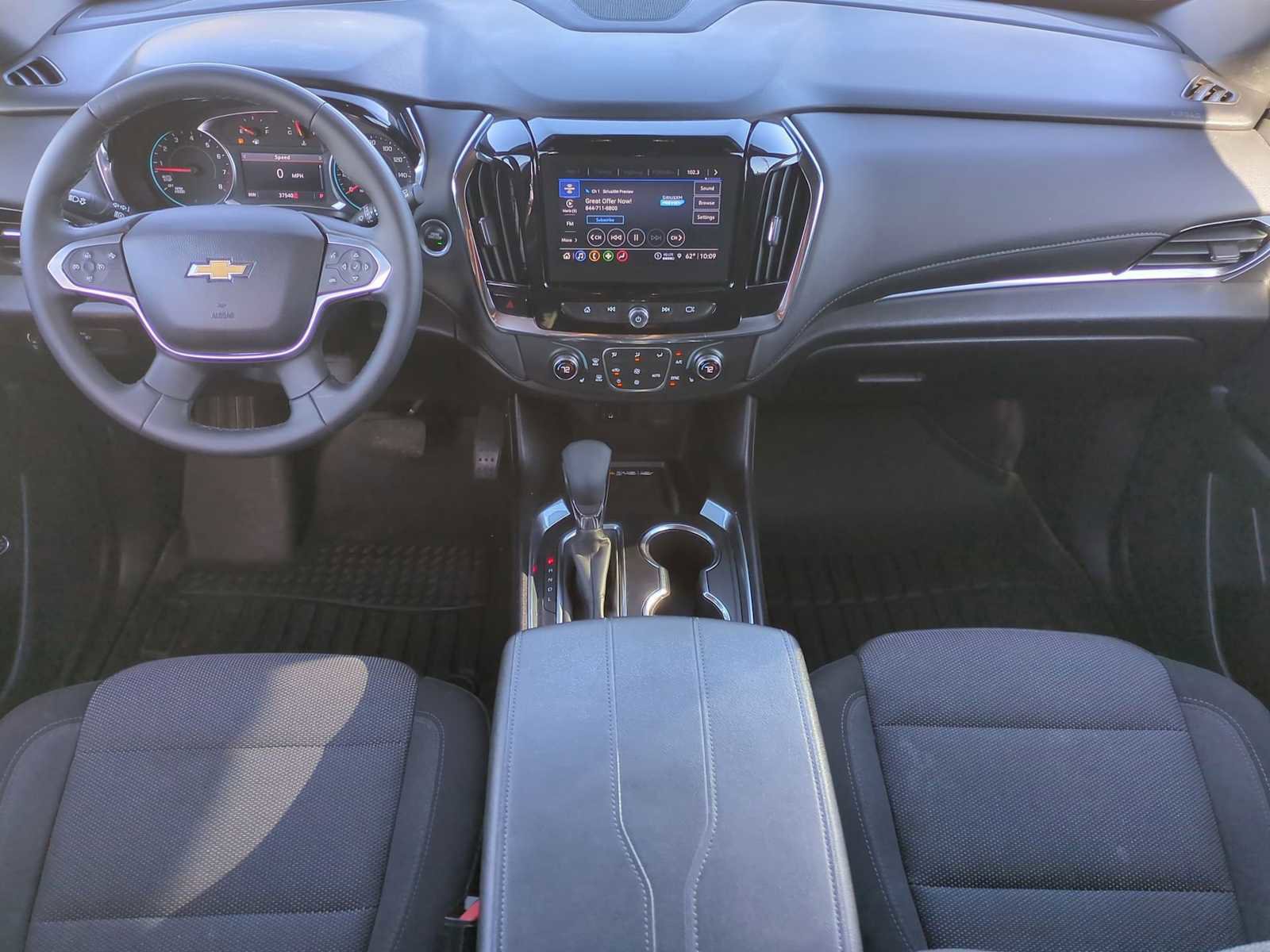 Used 2023 Chevrolet Traverse LT image 20