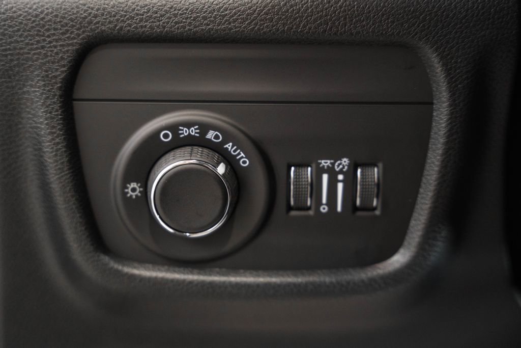 New 2025 Jeep Grand Cherokee Laredo X image 38