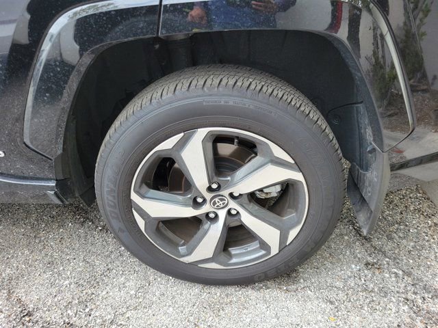 Certified 2025 Toyota RAV4 SE image 5