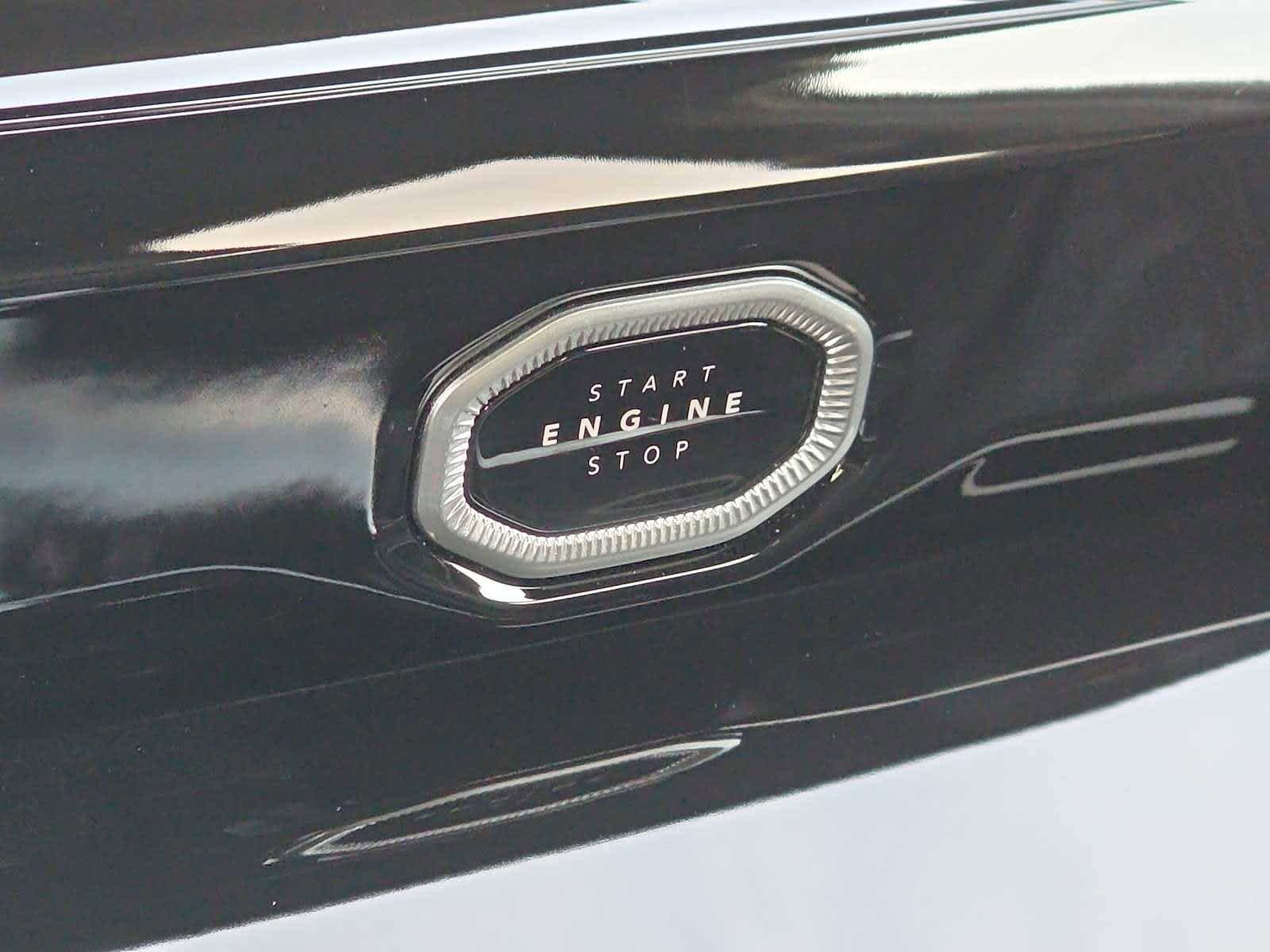 New 2026 Jeep Grand Cherokee Altitude AWD/4WD image 28