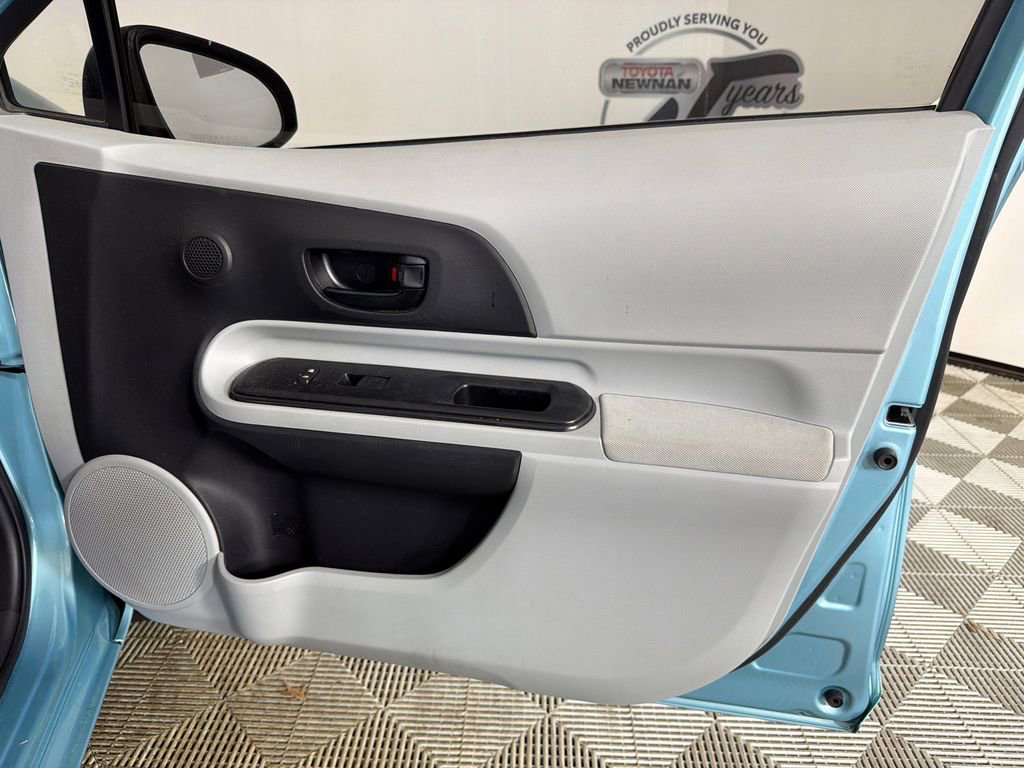 Used 2014 Toyota Prius C One image 13