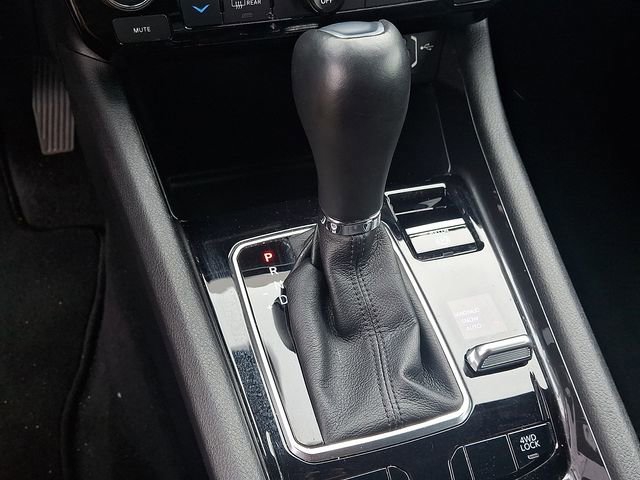 Used 2023 Jeep Compass Latitude image 13