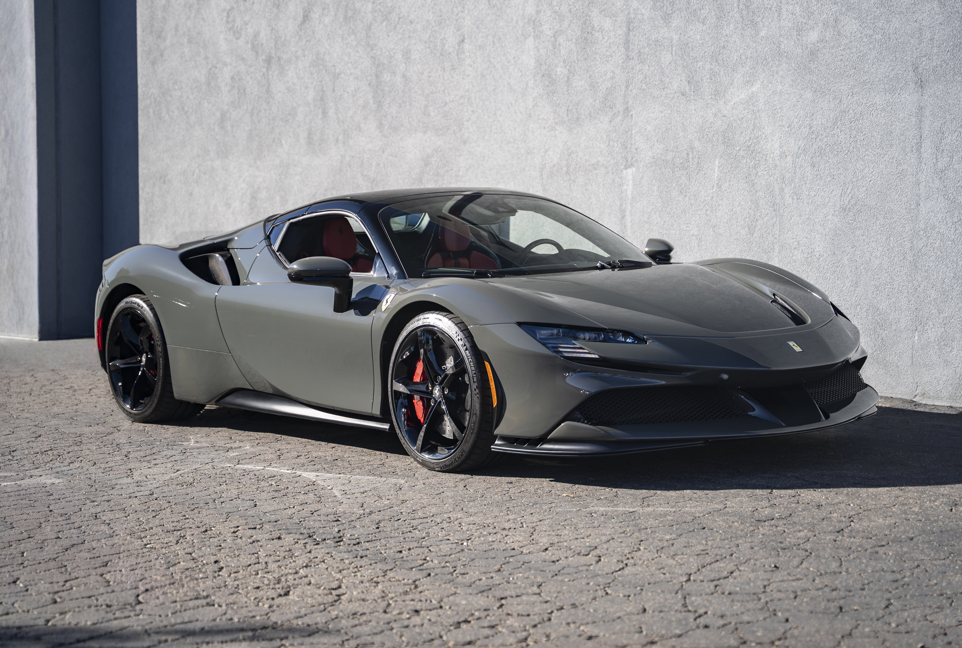 Used 2025 Ferrari SF90 Spider image 20