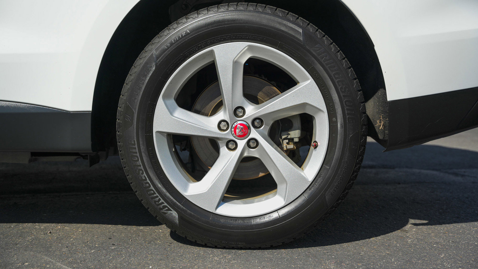 Used 2019 Jaguar F-PACE Premium image 6
