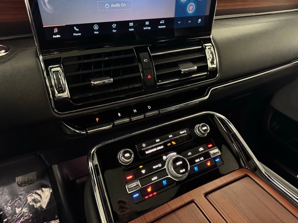 Certified 2023 Lincoln Navigator L Reserve w/ Equipment Group 201A AWD/4WD image 28