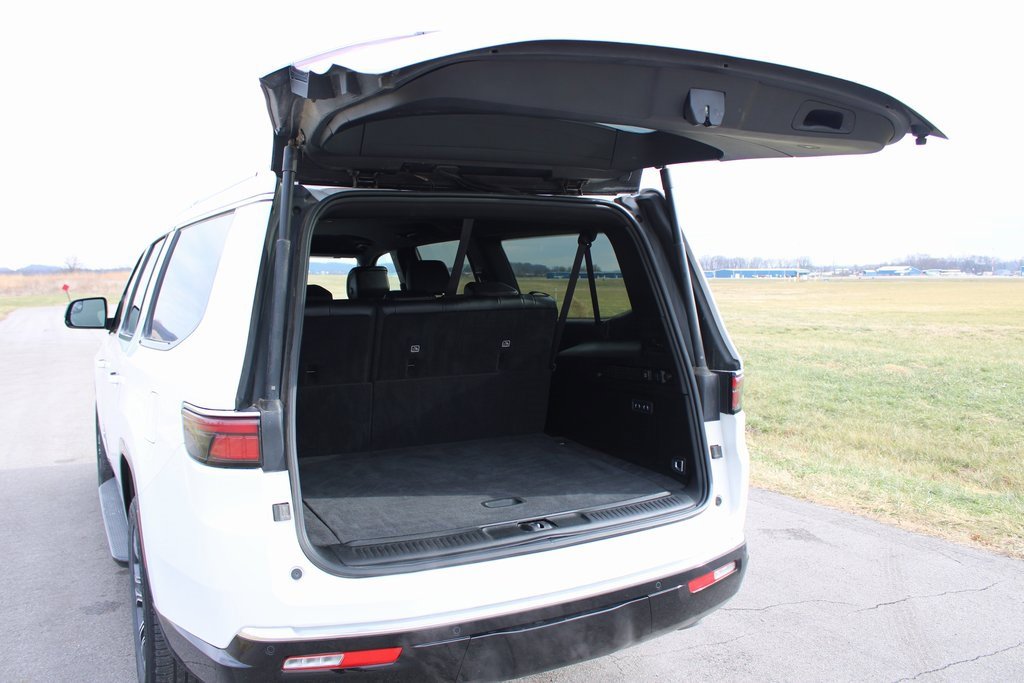 Used 2024 Jeep Wagoneer L Series II w/ Flexible Seating Group image 35