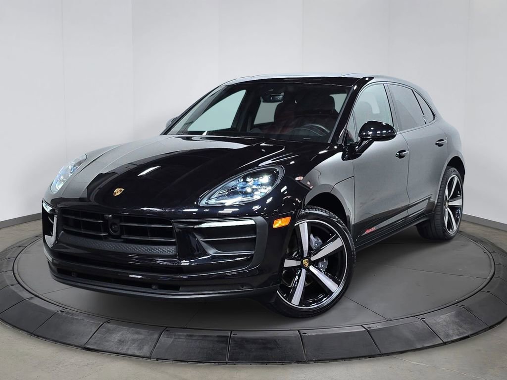 Used 2025 Porsche Macan image 1
