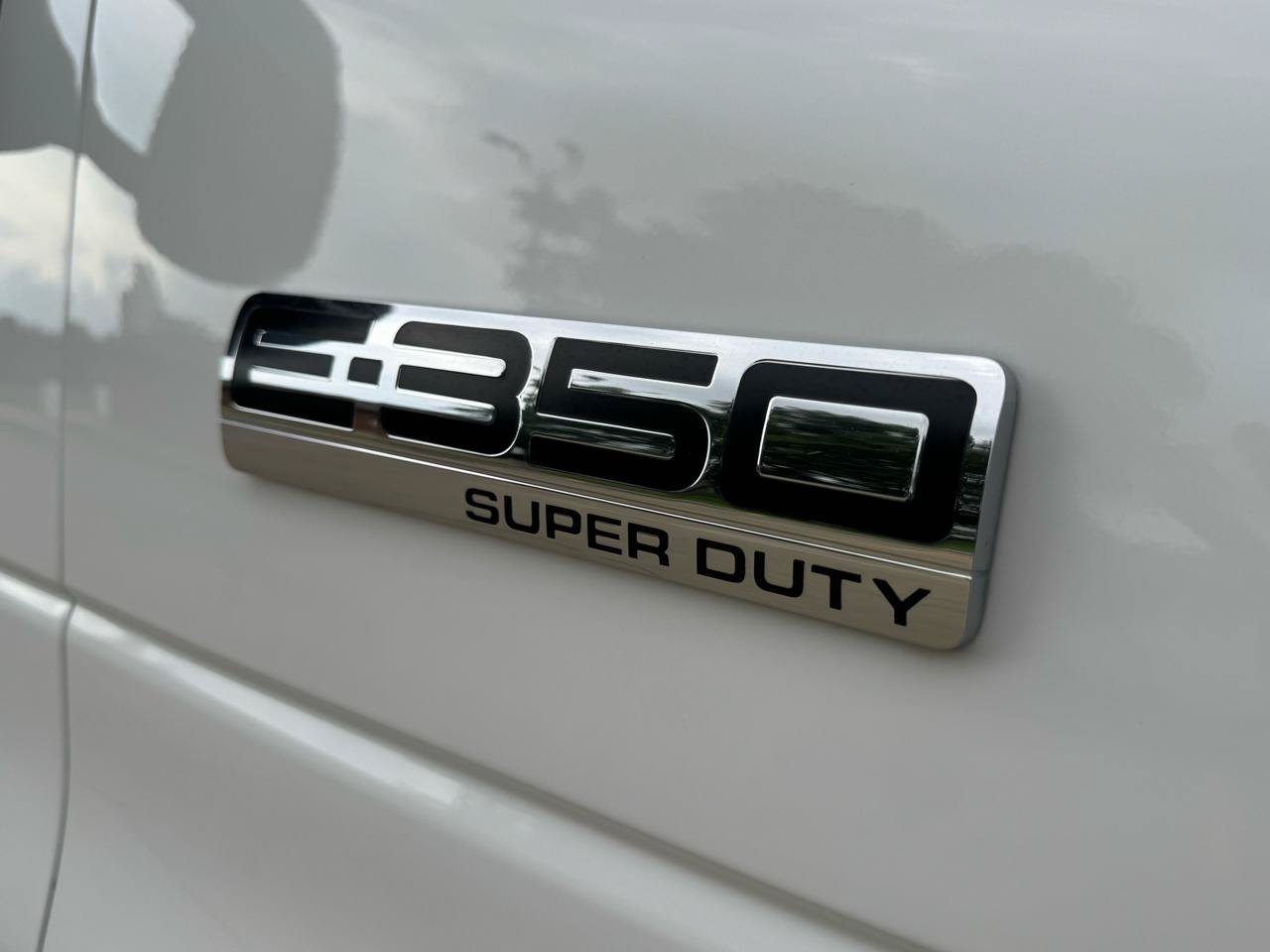 Used 2015 Ford E-350 and Econoline 350 Super Duty RWD image 17