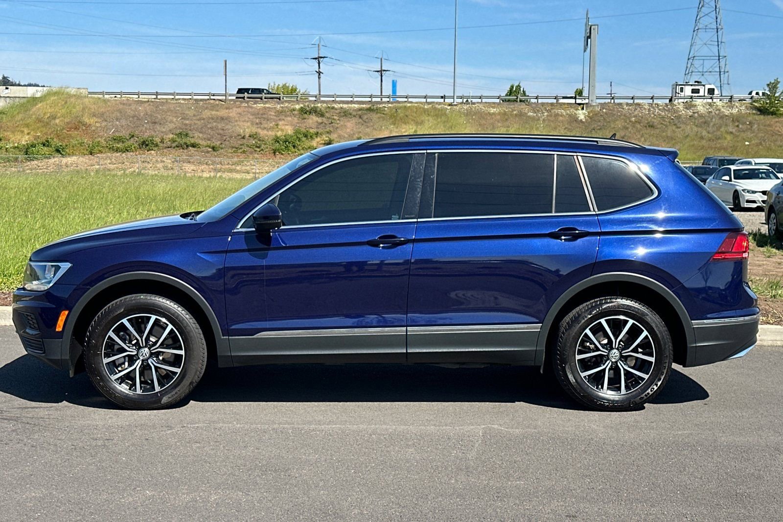 Used 2021 Volkswagen Tiguan SE AWD/4WD image 6