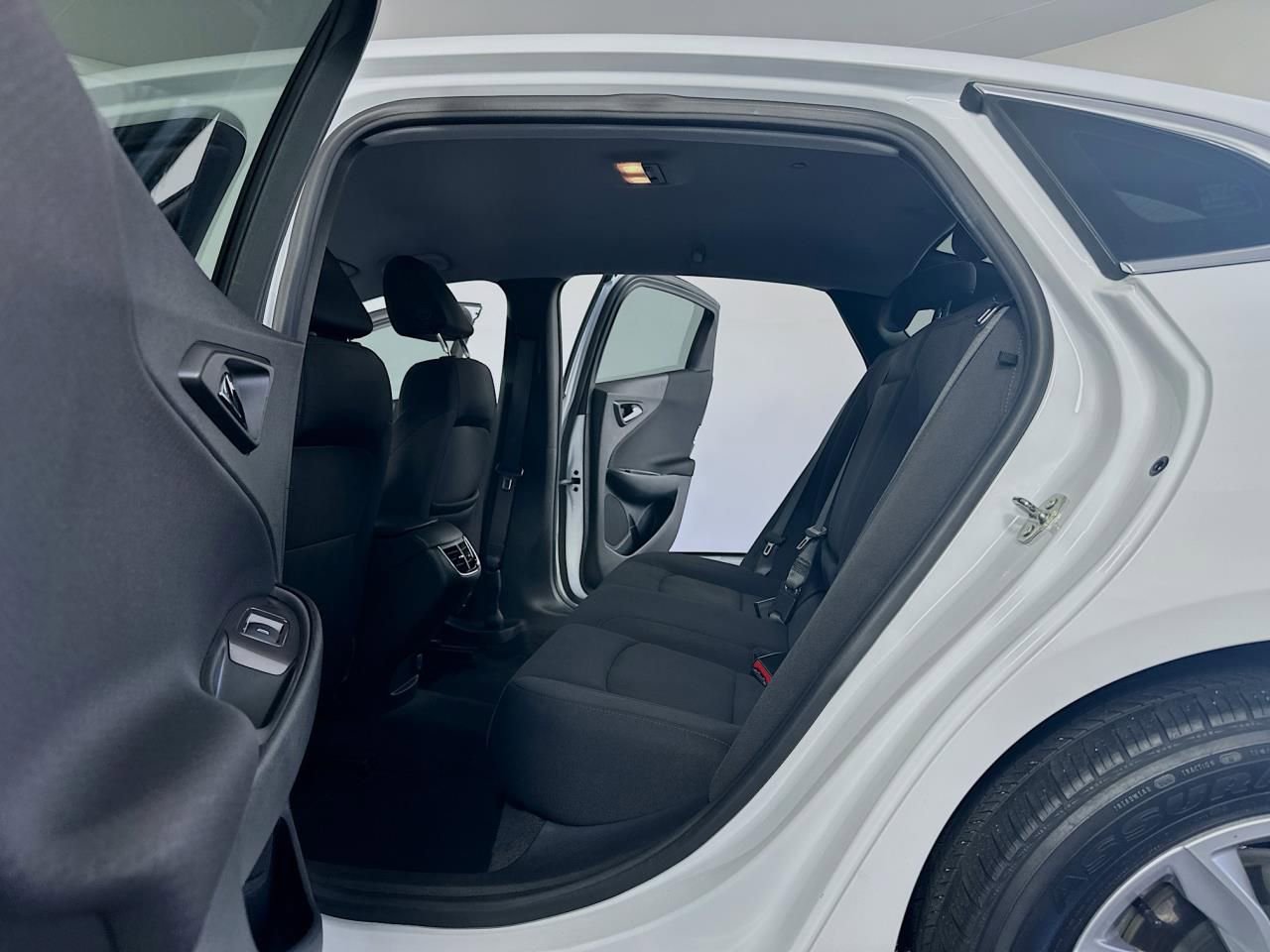 Used 2023 Chevrolet Malibu LT image 29