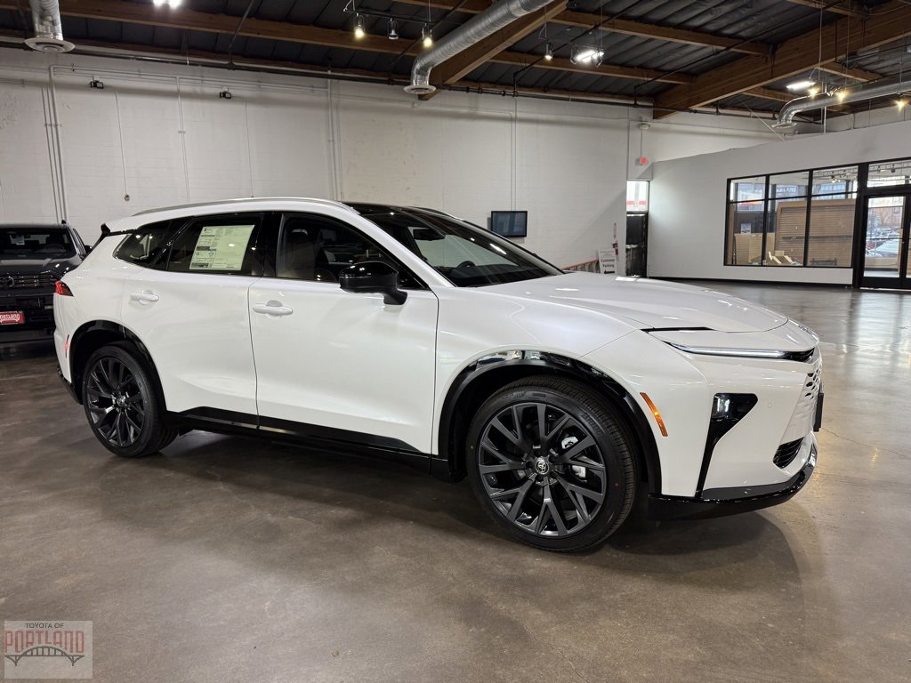 New 2025 Toyota Crown Signia Limited image 1