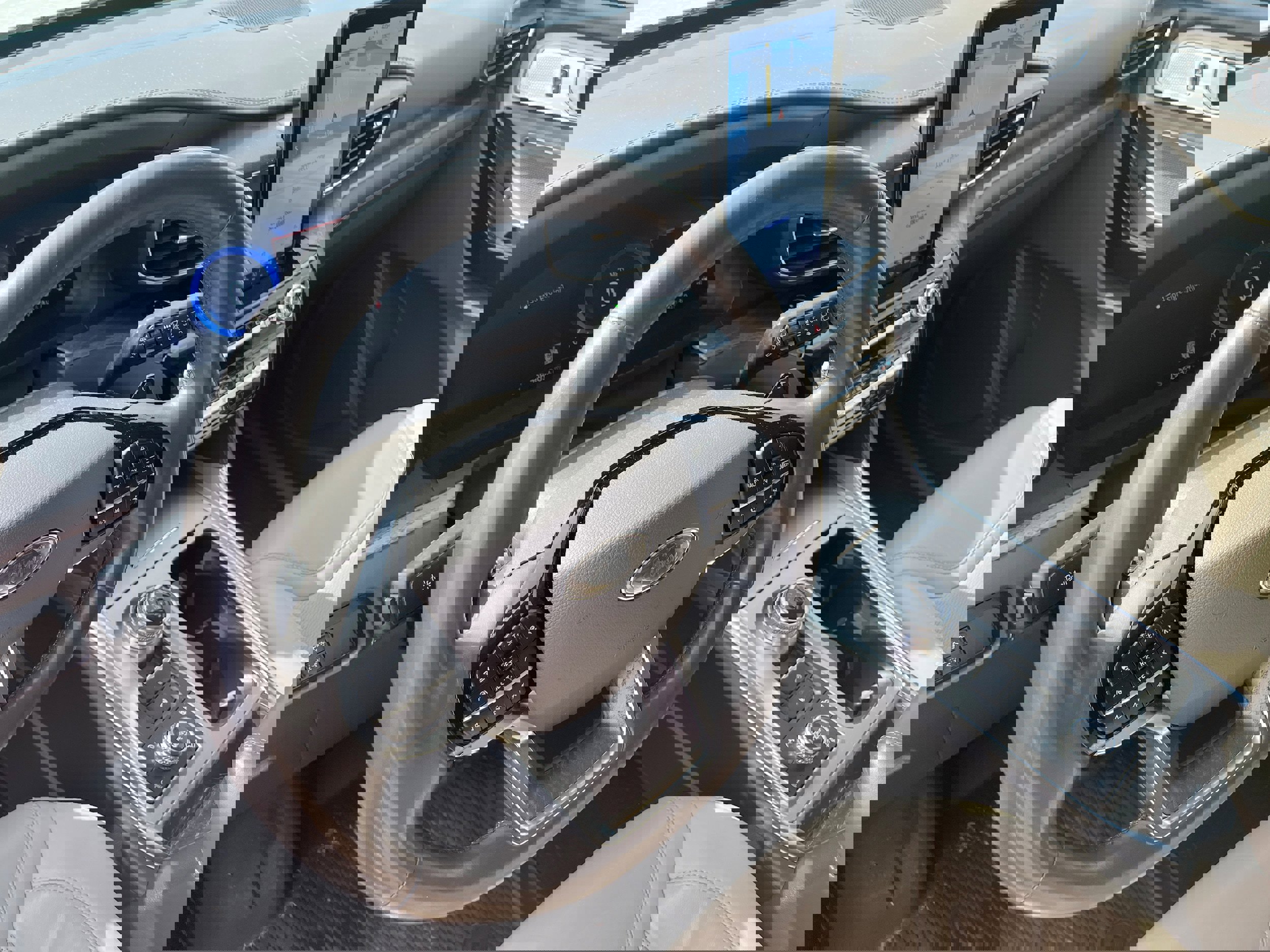 Certified 2021 Ford Explorer Platinum w/ Equipment Group 601A AWD/4WD image 8