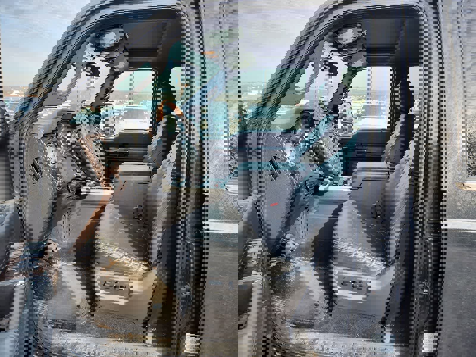 Used 2015 Ford F250 Platinum w/ FX4 Off-Road Package image 14