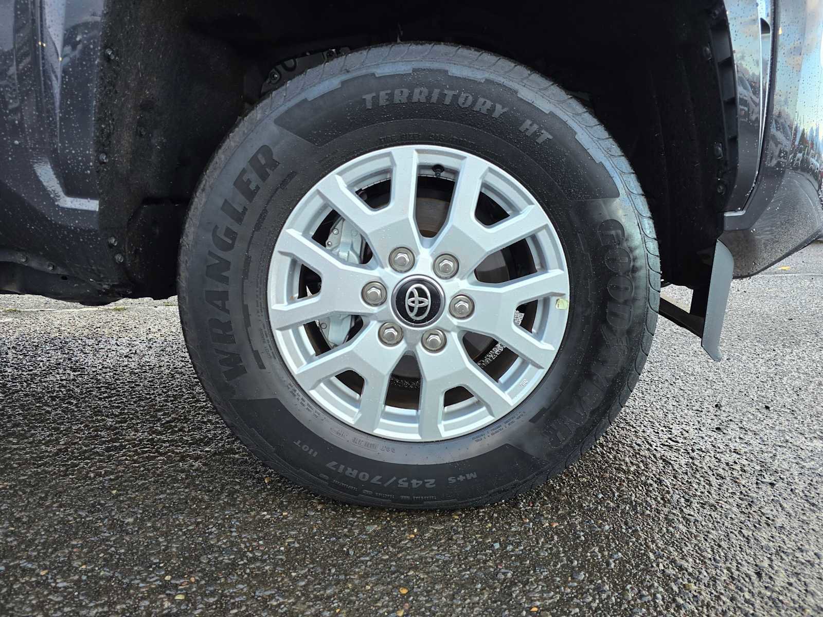 Certified 2025 Toyota Tacoma SR5 image 9